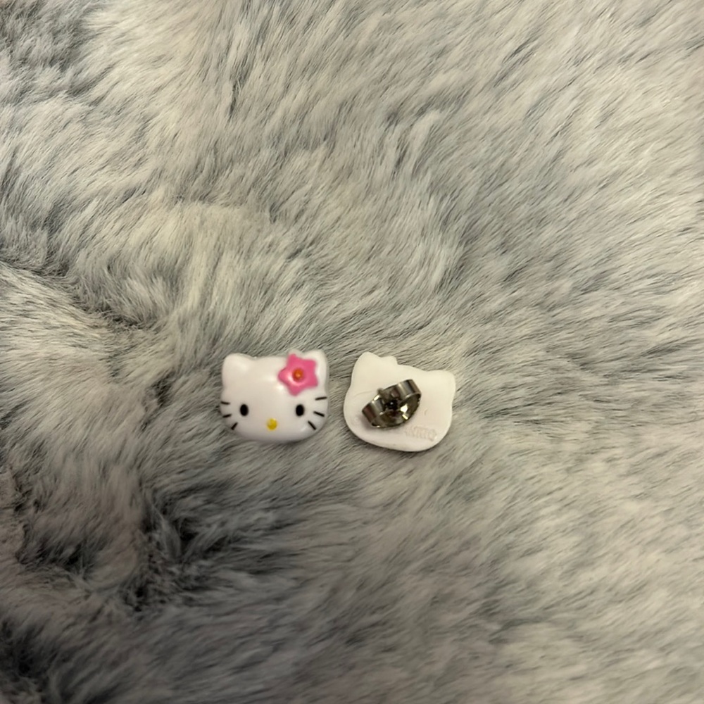 hello kitty earrings